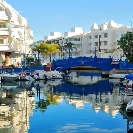 Vivienda Cronos Golf * Benalmadena